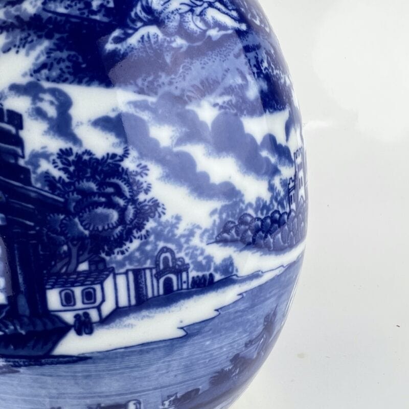 Antico Uovo in Ceramica Royal Copenhagen decoro bianco blu Stile Danese Vintage Ceramiche e Porcellane