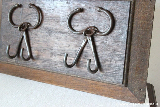 APPENDIABITI RUSTICO ANTICO IN LEGNO MASSELLO A DUE GANCI IN FERRO MORSI X MUCCA Complementi d'arredo