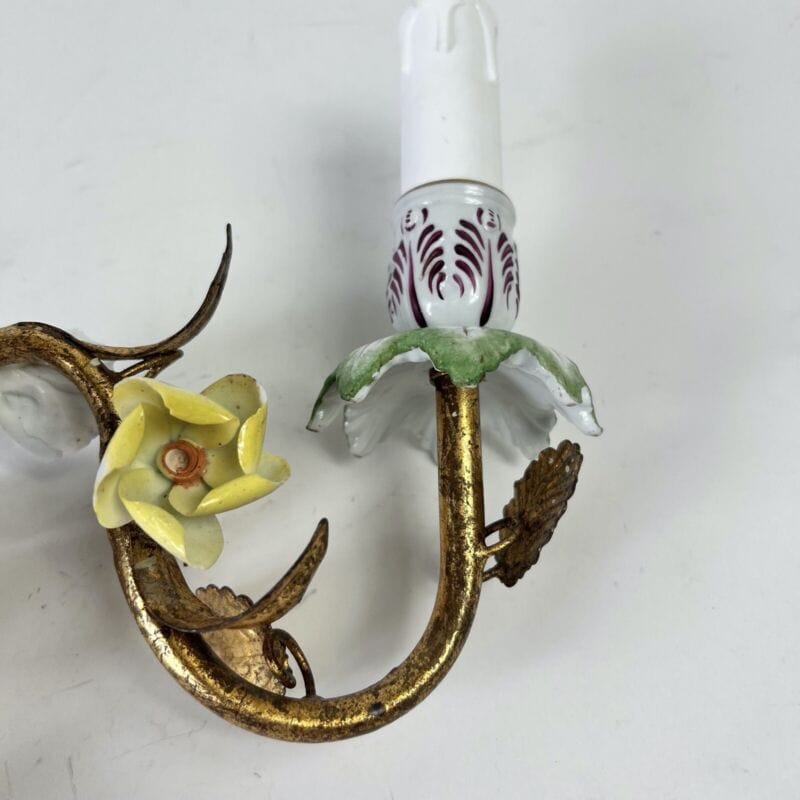 Applique antico stile liberty Lampada dorata da parete metallo oro e porcellana Lampade Appliques
