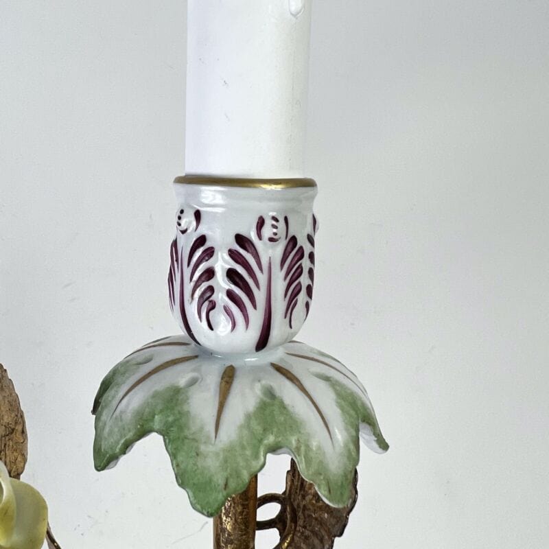 Applique antico stile liberty Lampada dorata da parete metallo oro e porcellana Lampade Appliques