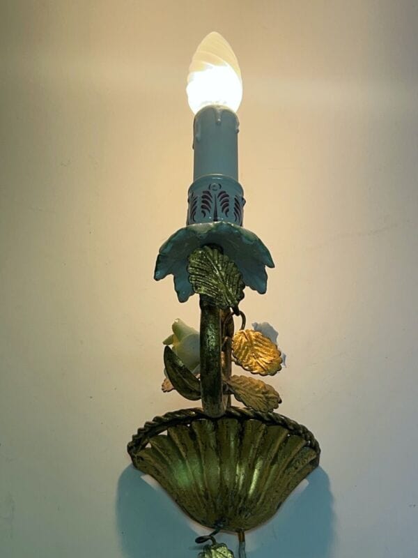 Applique antico stile liberty Lampada dorata da parete metallo oro e porcellana Lampade Appliques