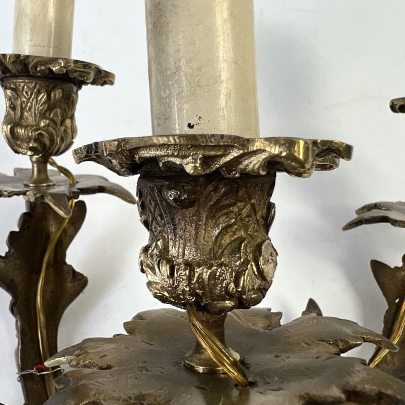 Applique antico stile Luigi XV in bronzo a quattro fiamme luci Lampada da parete Lampade Appliques