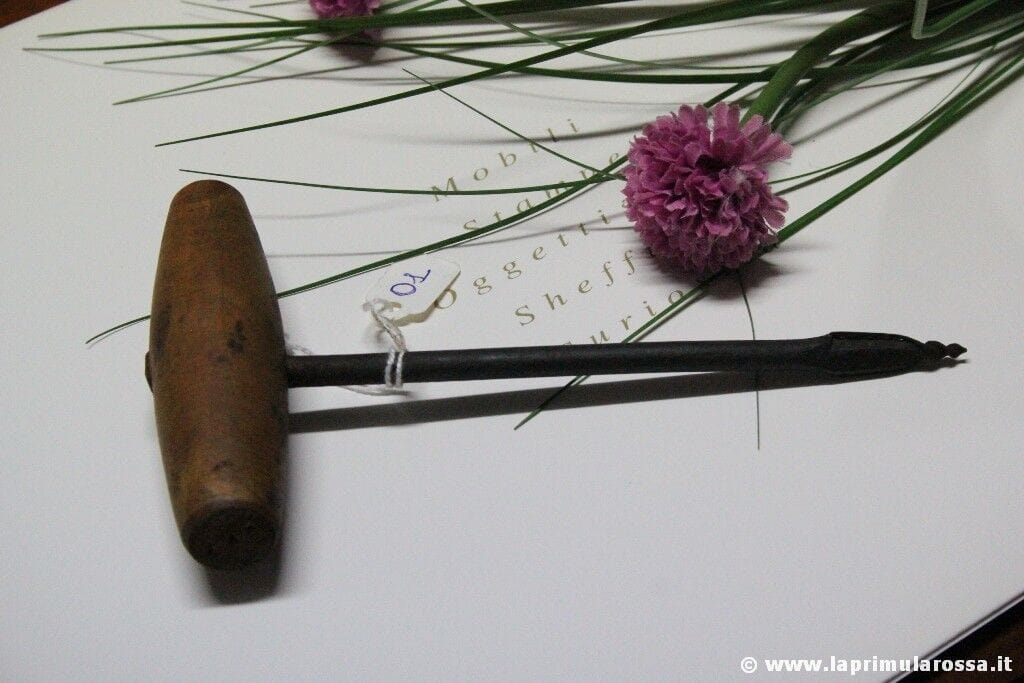 ART.1 - TRAPANO MANUALE VINTAGE CON MANICO IN LEGNO - PUNTERUOLO D'EPOCA L.cm16 Attrezzi e Strumenti