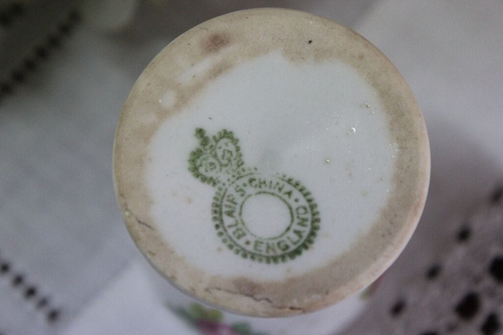 art.BO - PORTAUOVO D'EPOCA IN PORCELLANA h cm 5,5 / UOVO / VINTAGE EGG CUP Ceramiche e Porcellane