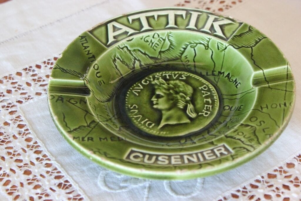 ATTIK CUSENIER PORTACENERE D'EPOCA IN CERAMICA DA COLLEZIONE - VINTAGE ASHTRAY Pubblicità vintage