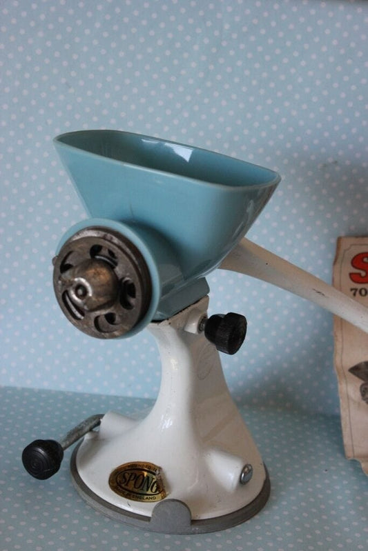 ATTREZZI VINTAGE SPONG SHABBY CHIC DA CUCINA / GRATTUGIA TRITATUTTO AFFETTATRICE Attrezzi e Strumenti