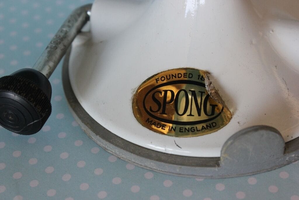 ATTREZZI VINTAGE SPONG SHABBY CHIC DA CUCINA / GRATTUGIA TRITATUTTO AFFETTATRICE Attrezzi e Strumenti