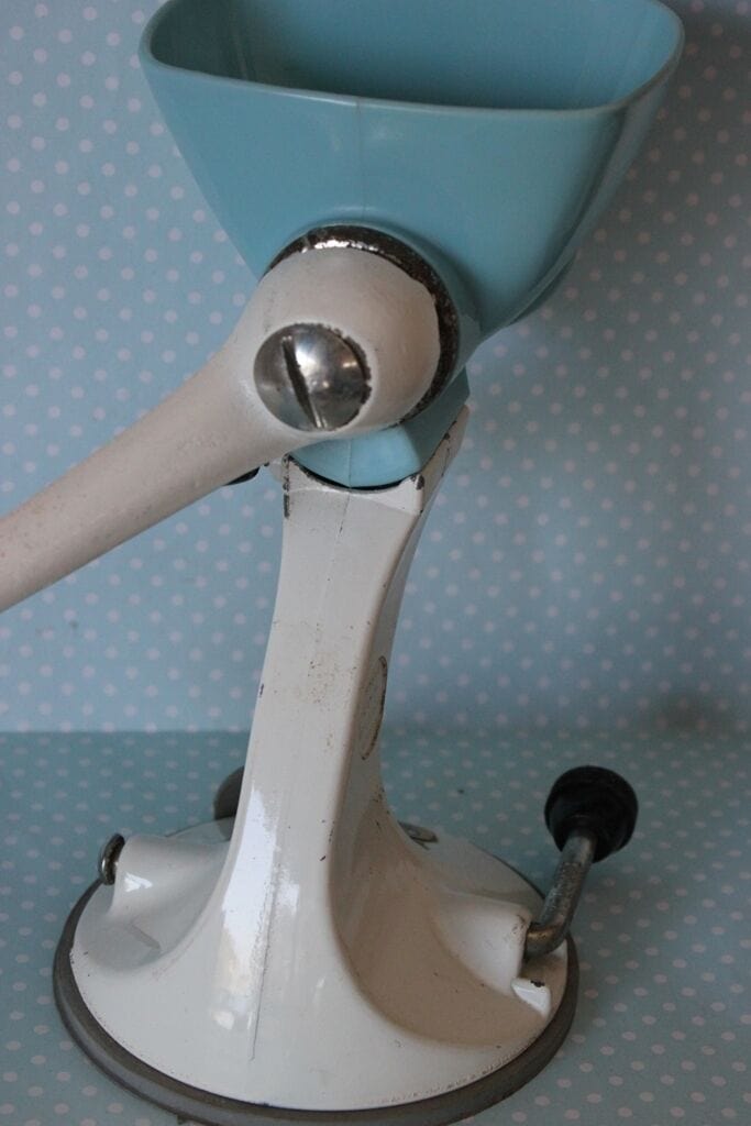 ATTREZZI VINTAGE SPONG SHABBY CHIC DA CUCINA / GRATTUGIA TRITATUTTO AFFETTATRICE Attrezzi e Strumenti