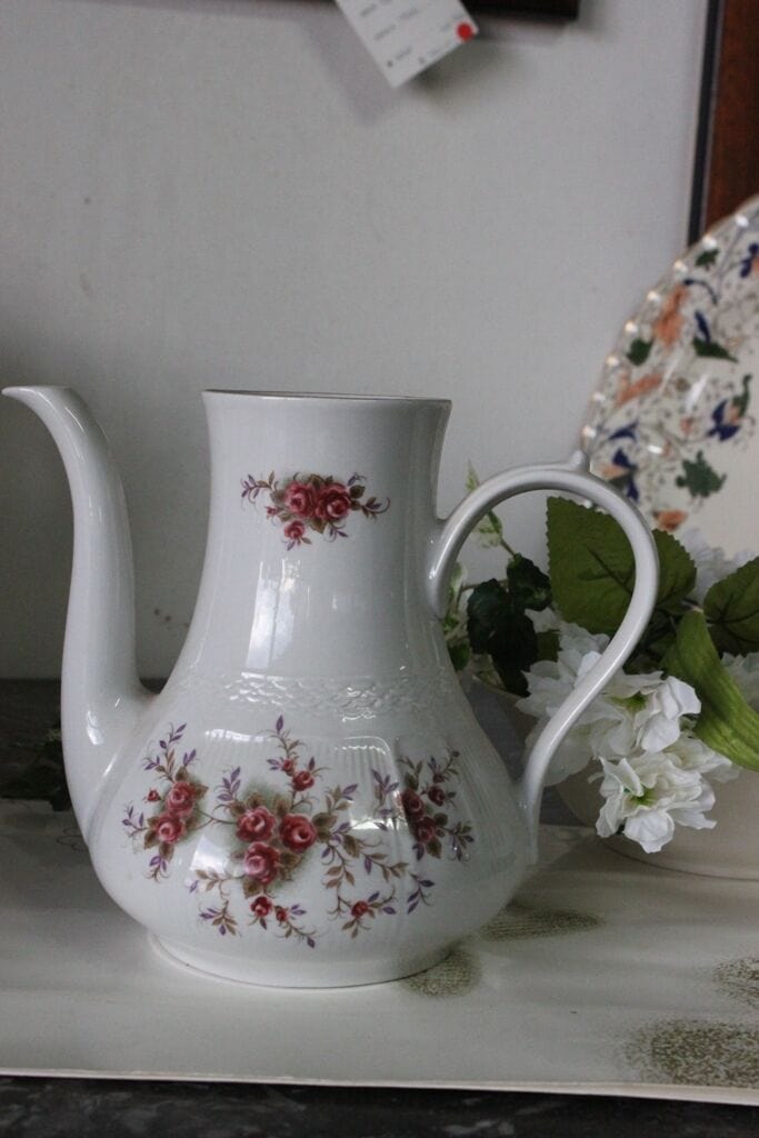 CAFFETTIERA VINTAGE IN PORCELLANA (NO COPERCHIO) BROCCA D'EPOCA - CARAFFA Ceramiche e Porcellane