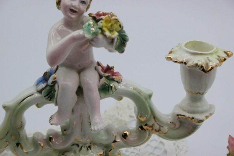 CANDELABRO ANTICO IN CERAMICA CANDELIERE A DUE FIAMME VINTAGE CHERUBINO PUTTI Ceramiche e Porcellane