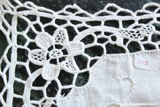 CENTRO VINTAGE IN LINO BIANCO RICAMATO PIZZO BURANO 32x22 COPRIVASSOIO D'EPOCA Corredo Pizzi e Tessuti