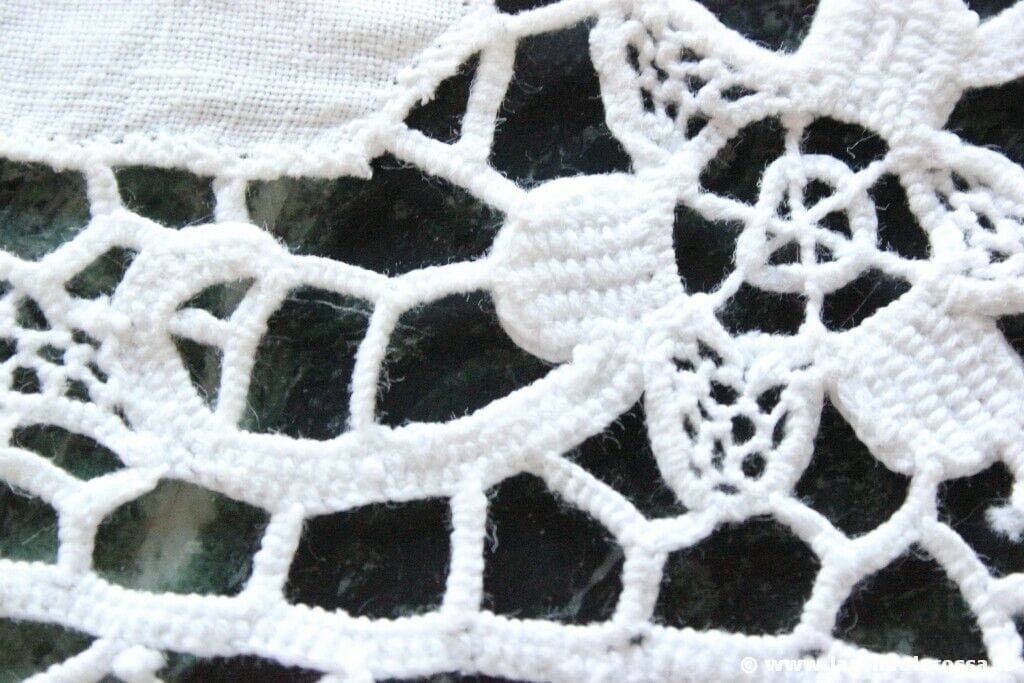 CENTRO VINTAGE IN LINO BIANCO RICAMATO PIZZO BURANO 32x22 COPRIVASSOIO D'EPOCA Corredo Pizzi e Tessuti