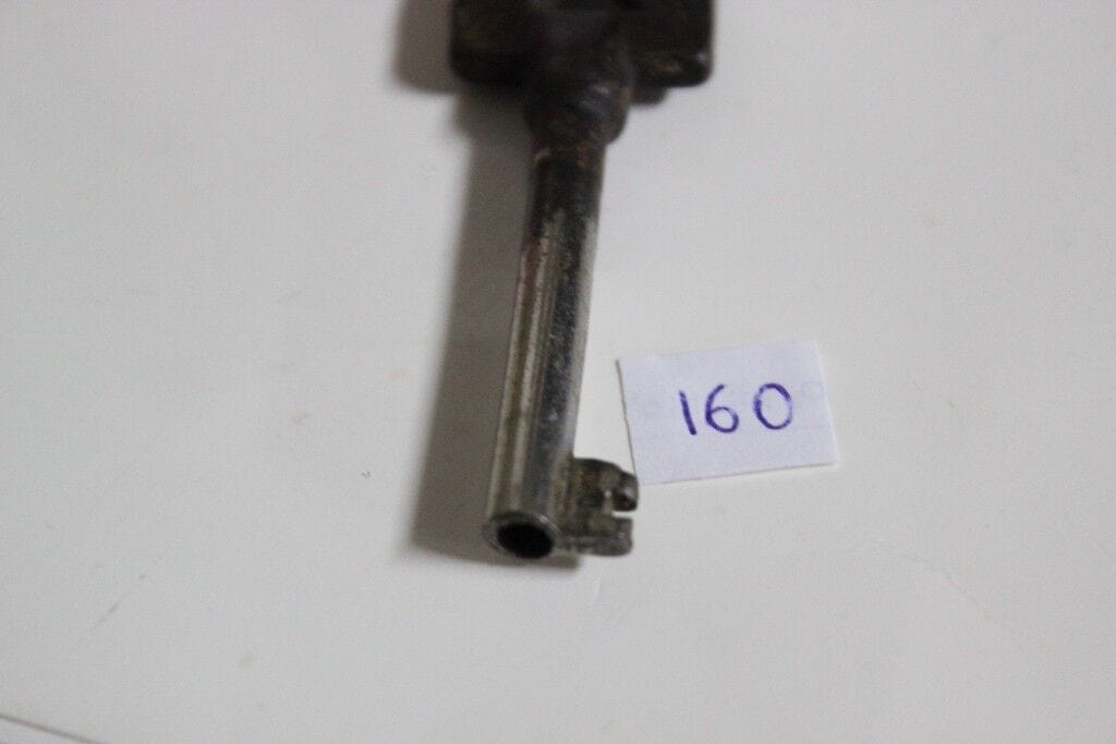 CHIAVE D'EPOCA X MOBILE L. cm 6,8 / VECCHIA FERRAMENTA - VINTAGE KEY Restauro