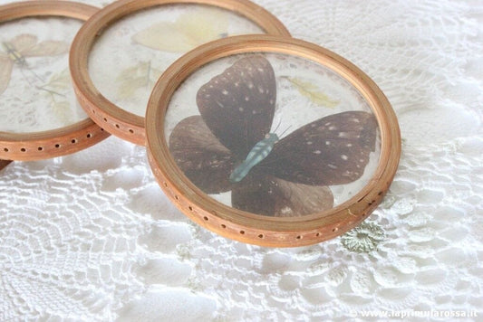 CINQUE SOTTOBICCHIERI VINTAGE CON FARFALLE - SET OF 5 COASTERS WITH BUTTERFLIES Complementi d'arredo