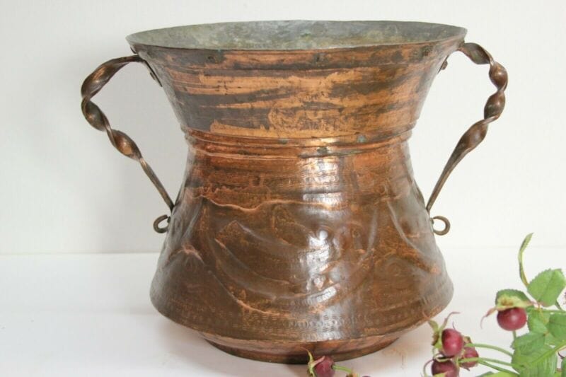 Conca antica in rame concone vecchia anfora d'epoca con manici vaso portafiori Ottone