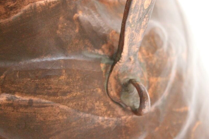 Conca antica in rame concone vecchia anfora d'epoca con manici vaso portafiori Ottone