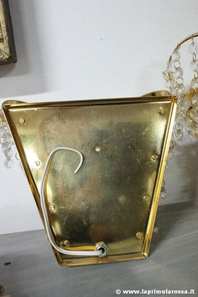 COPPIA APPLIQUE IN METALLO DORATO E CRISTALLI VINTAGE ITALIAN WALL SCONES Lampade Appliques