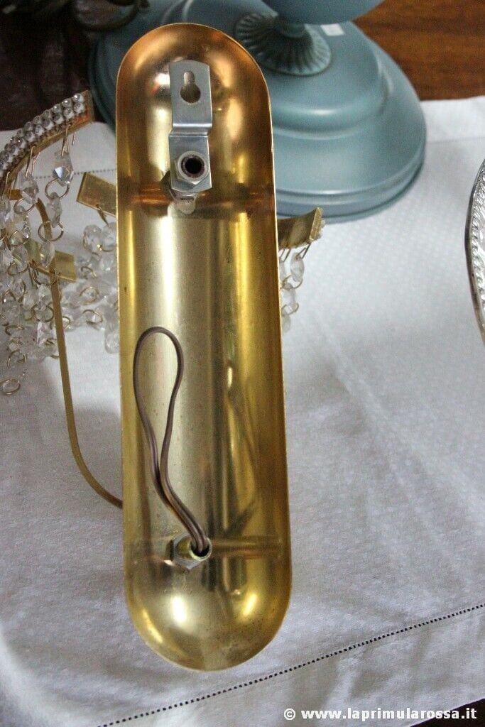 COPPIA DI APPLIQUE VINTAGE A UNA LUCE IN METALLO DORATO E CRISTALLI SWAROVSKI Lampade Appliques