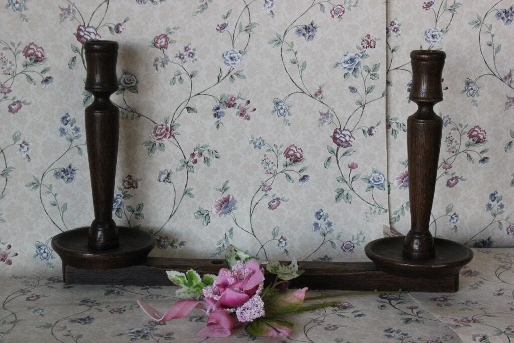COPPIA DI CANDELIERI ANTICHI IN LEGNO - PORTACANDELA D'EPOCA - CANDELABRO Complementi d'arredo