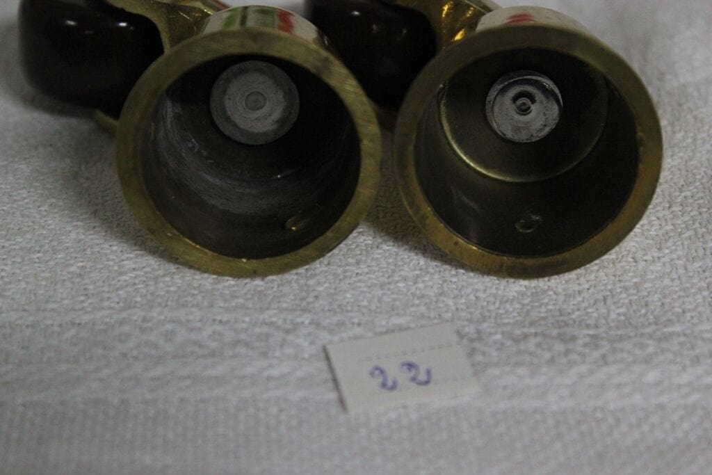 COPPIA DI ROTELLE INGLESI IN CERAMICA PER TAVOLO DA PRANZO / ACCESSORI RESTAURO Restauro