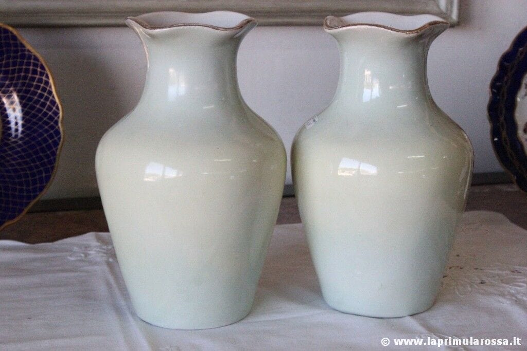 COPPIA DI VASI D'EPOCA IN CERAMICA H CM 25 VASO ANTICO CON DECORO A FIORI Ceramiche e Porcellane