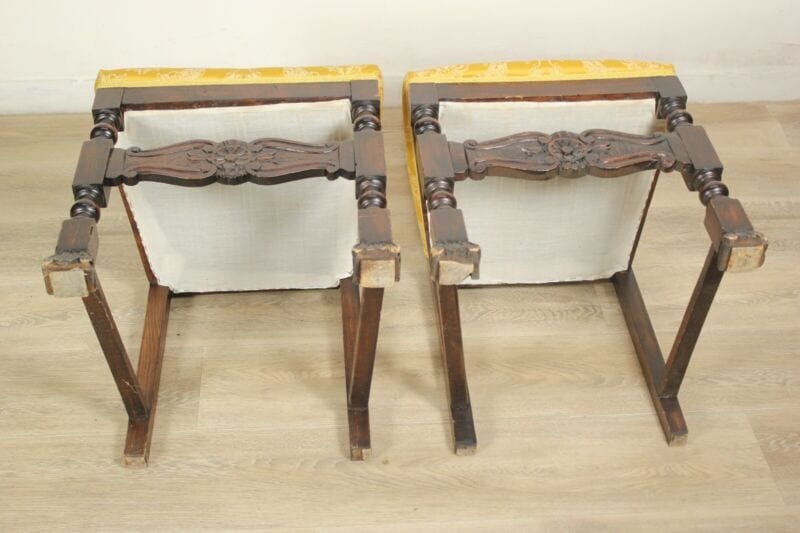 Coppia Sedie antiche in legno intagliate stile rinascimento da studio ingresso Arredamento