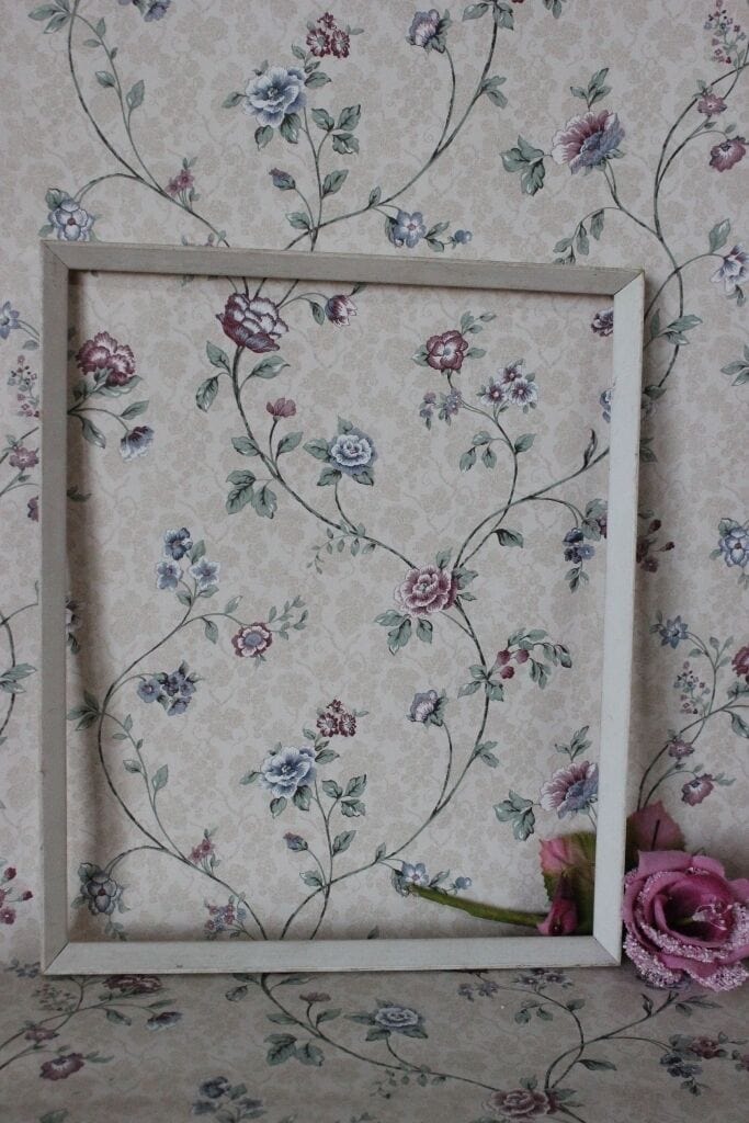 CORNICE VINTAGE DA PARETE IN LEGNO LACCATO BIANCO STILE SHABBY CHIC CM 27 X 22 Vintage