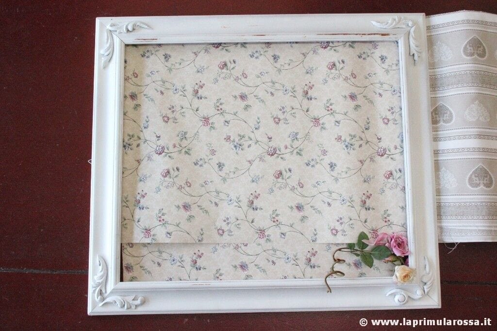 CORNICE VINTAGE IN LEGNO DIPINTA DI BIANCA STILE SHABBY CON INTAGLI cm70X80 Complementi d'arredo