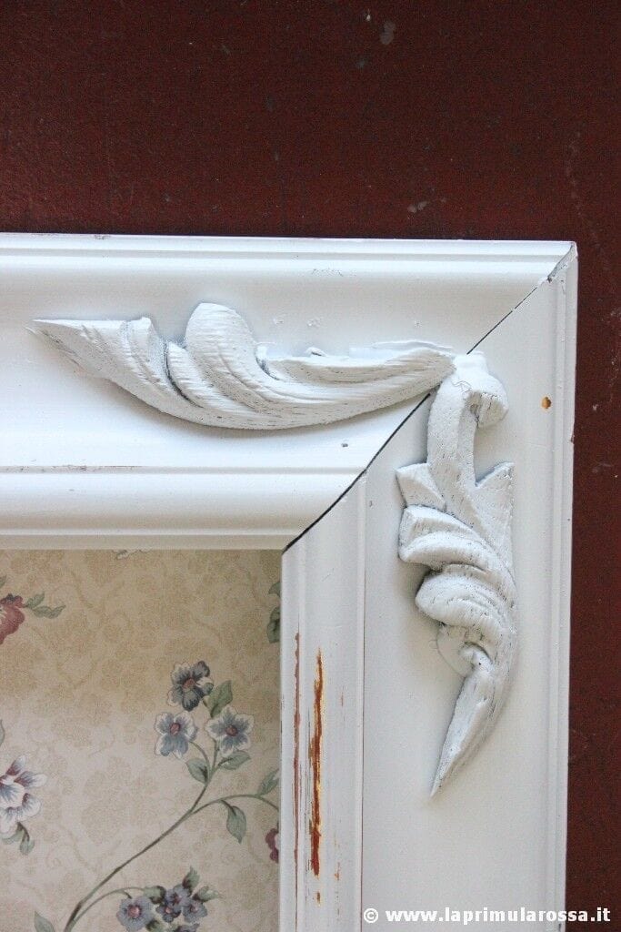 CORNICE VINTAGE IN LEGNO DIPINTA DI BIANCA STILE SHABBY CON INTAGLI cm70X80 Complementi d'arredo