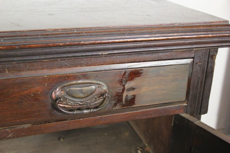 Credenza servante antica mobile intagliato in legno di noce d'epoca inglese Arredamento