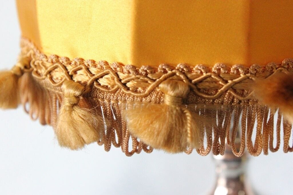 D3 - PARALUME VINTAGE IN STOFFA h cm 13 GIALLO ORO PER ABAT JOUR / APPLIQUE Lampade Appliques