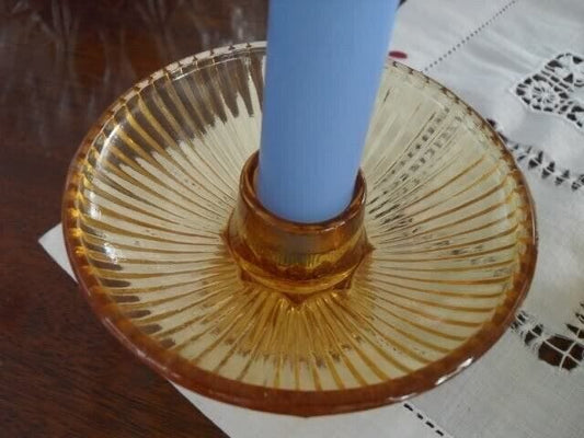 DUE CANDELIERI D'EPOCA IN VETRO GIALLO PORTA CANDELA ANNI '40 PAIR CANDLESTICK Vetri e Cristalli