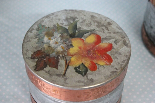 DUE SCATOLE VINTAGE IN LATTA - TWO TIN BOXES Pubblicità vintage