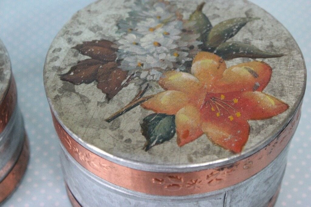 DUE SCATOLE VINTAGE IN LATTA - TWO TIN BOXES Pubblicità vintage