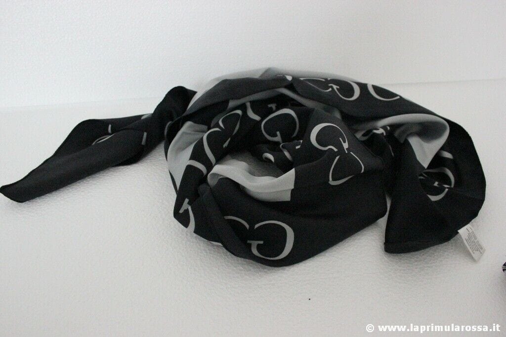 FOULARD VINTAGE DA DONNA CG 100 % POLYESTER VINTAGE SCARF MADE IN ITALY Borse Scialli & Foulard