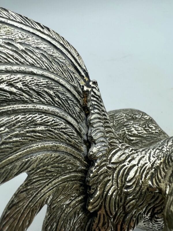 Galli da Combattimento Scultura in metallo argentato di galletti Vintage Liberty Ottone