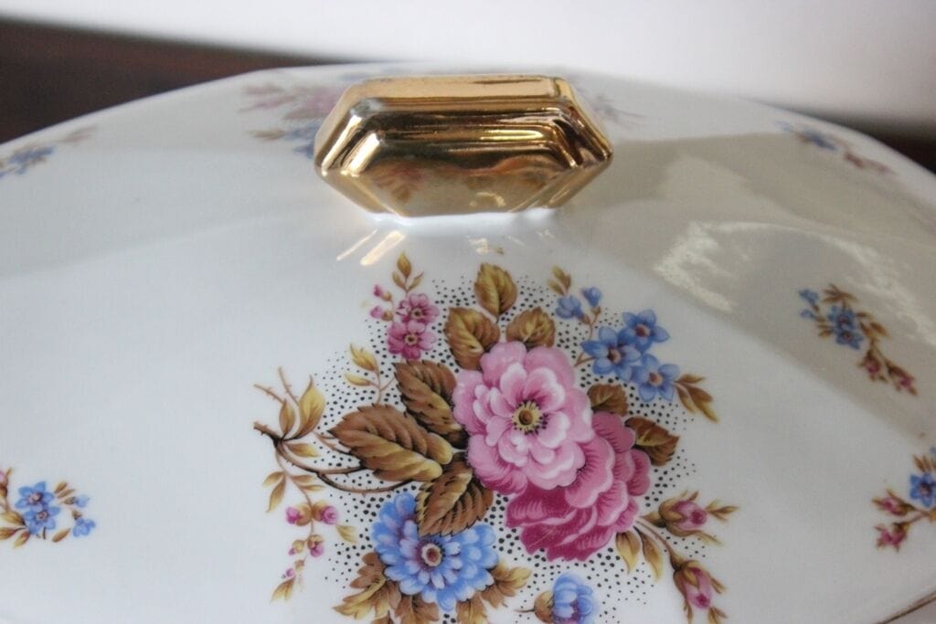 GRANDE ZUPPIERA ANTICA IN CERAMICA h 20 cm - LEGUMIERA - VECCHIO CENTROTAVOLA Ceramiche e Porcellane
