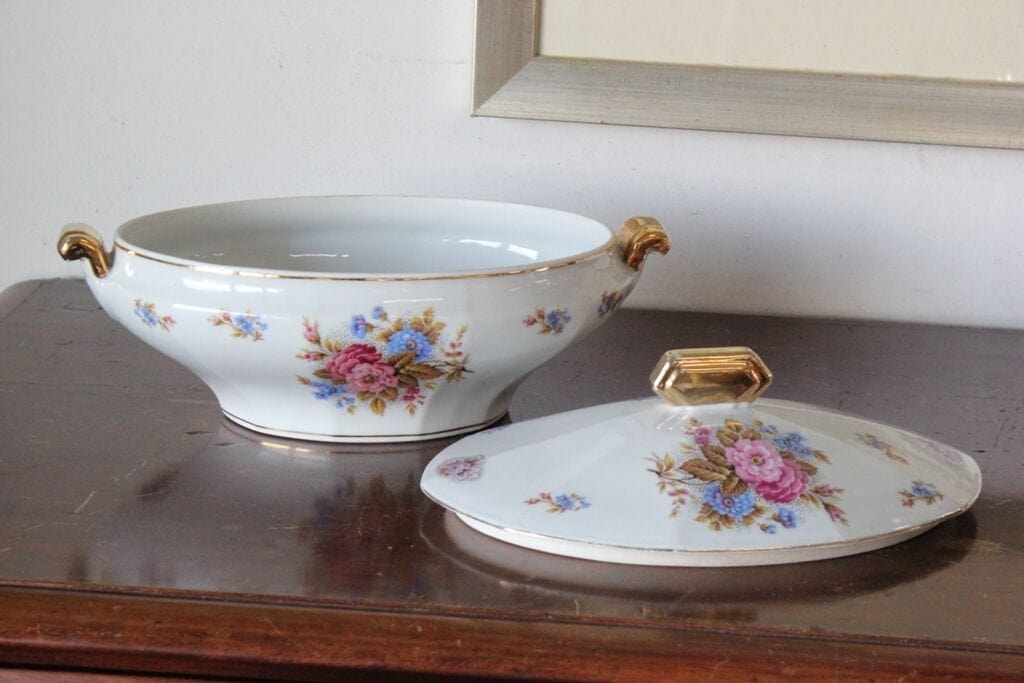 GRANDE ZUPPIERA ANTICA IN CERAMICA h 20 cm - LEGUMIERA - VECCHIO CENTROTAVOLA Ceramiche e Porcellane