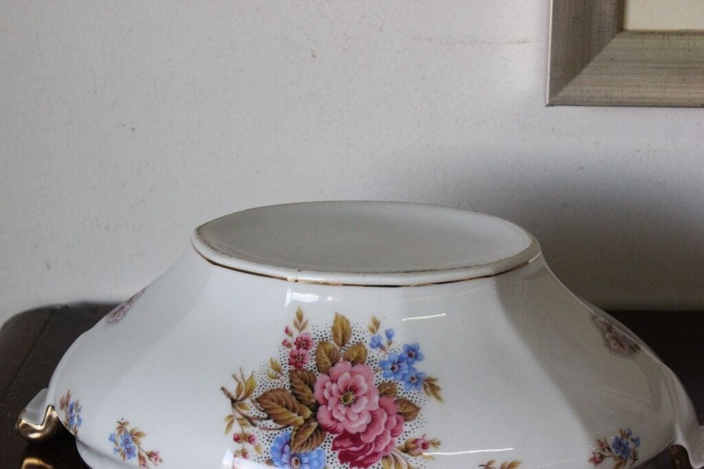 GRANDE ZUPPIERA ANTICA IN CERAMICA h 20 cm - LEGUMIERA - VECCHIO CENTROTAVOLA Ceramiche e Porcellane