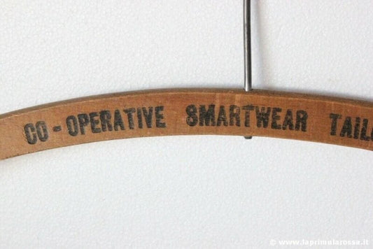 GRUCCIA IN LEGNO VINTAGE BARNSLEY COAT HANGER COOPERATIVE SMARTWEAR TAILORS Vintage