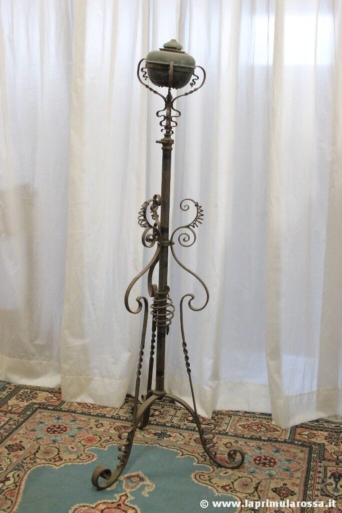 LAMPADA ANTICA IN FERRO BATTUTO LUME A PETROLIO D'EPOCA h 156 FIORIERA PORTAVASO Lampade Appliques