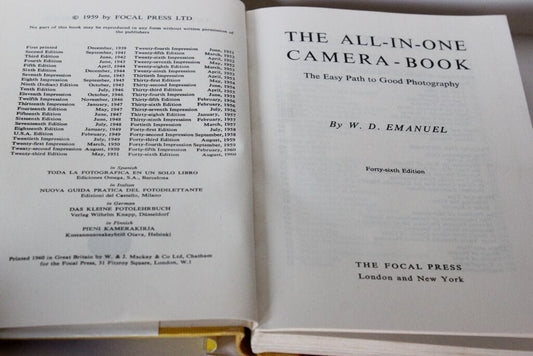LIBRO VINTAGE 1960 THE ALL IN ONE CAMERA BOOK BY W.D. EMANUEL Libri