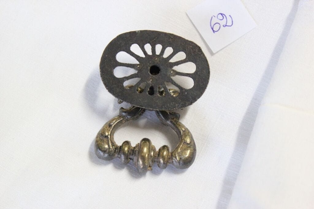 MANIGLIA VINTAGE IN METALLO PER MOBILE O CASSETTO - VINTAGE CABINET HANDLE Restauro