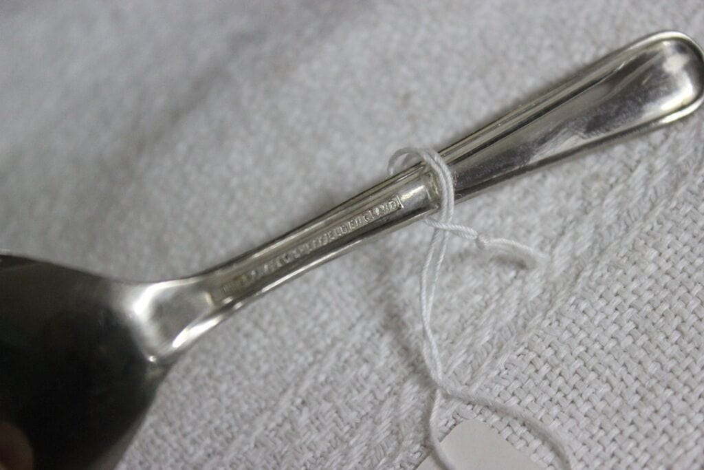 MINI MESTOLO D'EPOCA IN SILVER PLATED PER SALSA / VECCHIA POSATA / CUCCHIAIO Sheffield & Argento