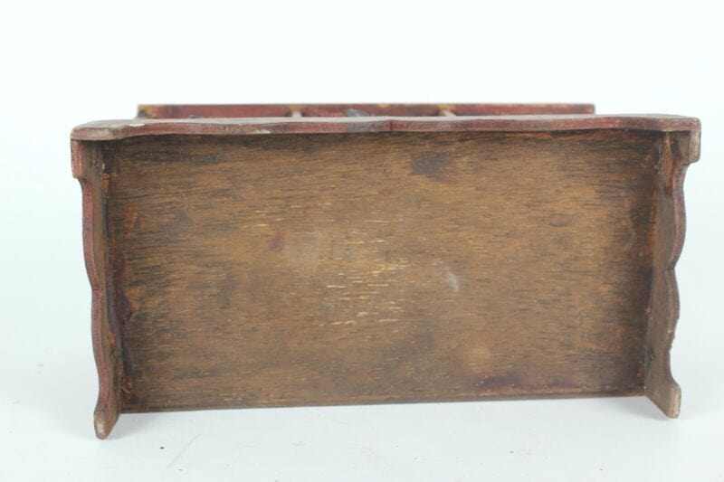 Mobile antico in miniatura cassettiera portagioie in legno intagliato dipinto Giocattoli vintage