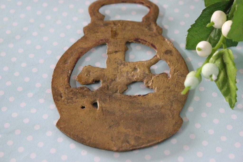 ORNAMENTO D'EPOCA IN OTTONE con CAVALLO/ FINIMENTO DA COLLEZIONE/ HORSE BRASS Ottone