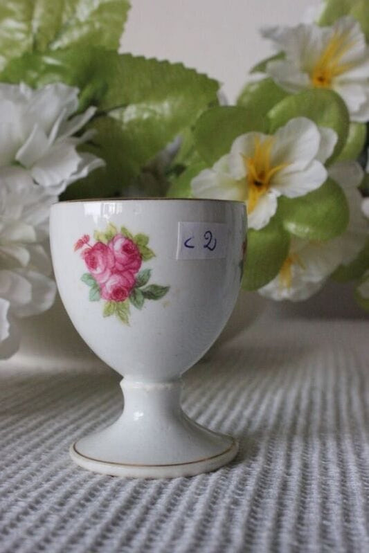 PORTAUOVO ANTICO  IN PORCELLANA  BONE CHINA INGLESE H cm 6   VINTAGE EGG CUP Ceramiche e Porcellane