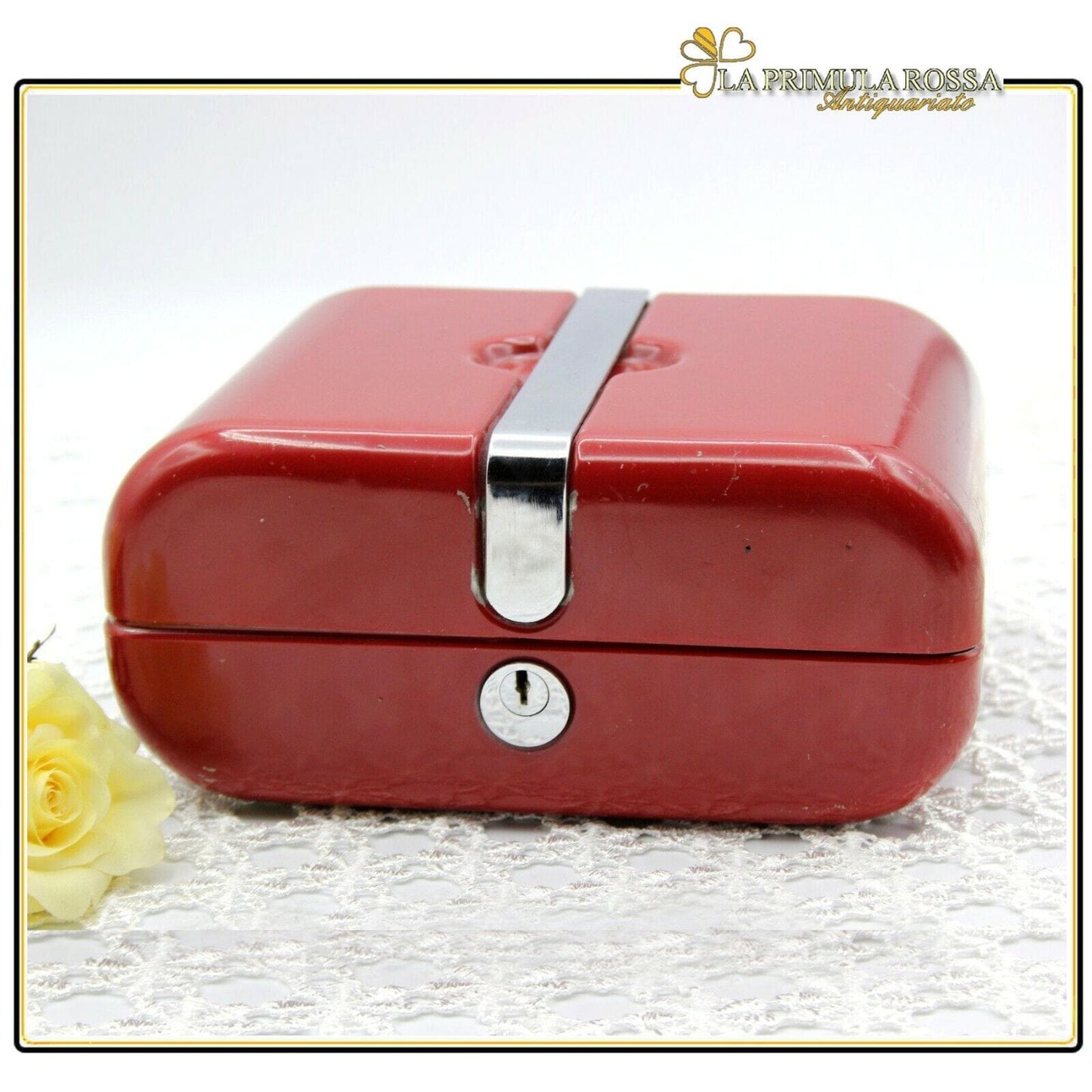 SALVADANAIO VINTAGE IN METALLO ROSSO CASSETTA DI SICUREZZA PORTA VALORI ANNI 70 Vintage
