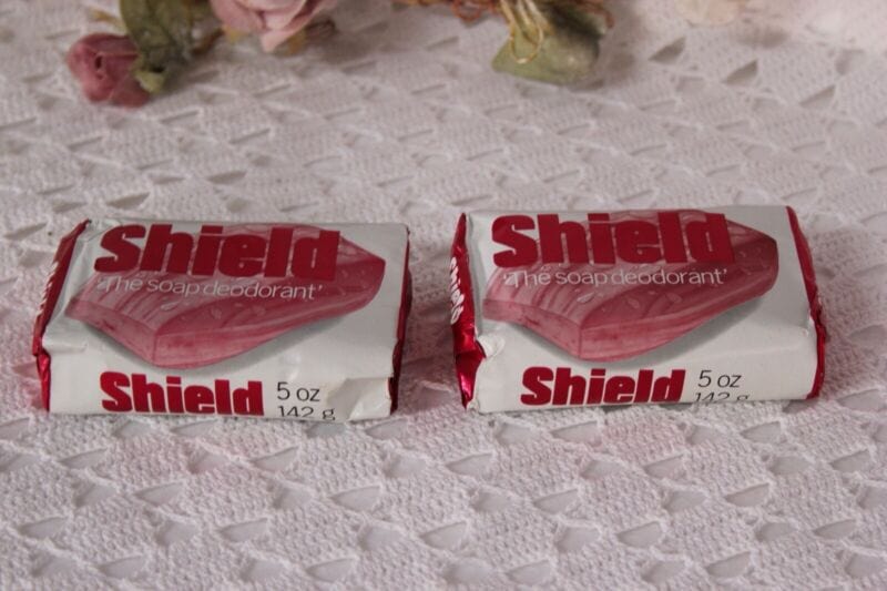 Saponetta Vintage da collezione inglese profumata SHIELD soap red sapone 1980 Vintage