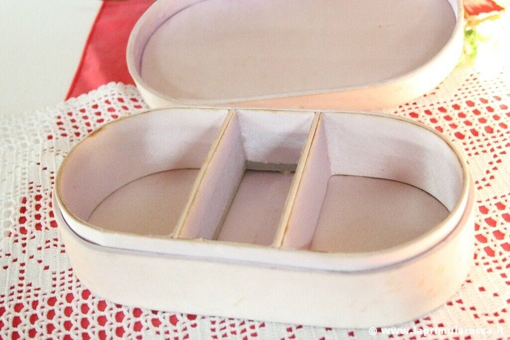 SCATOLA PORTAGIOIE VINTAGE RICOPERTA IN TESSUTO ROSA E PERLINE Vintage